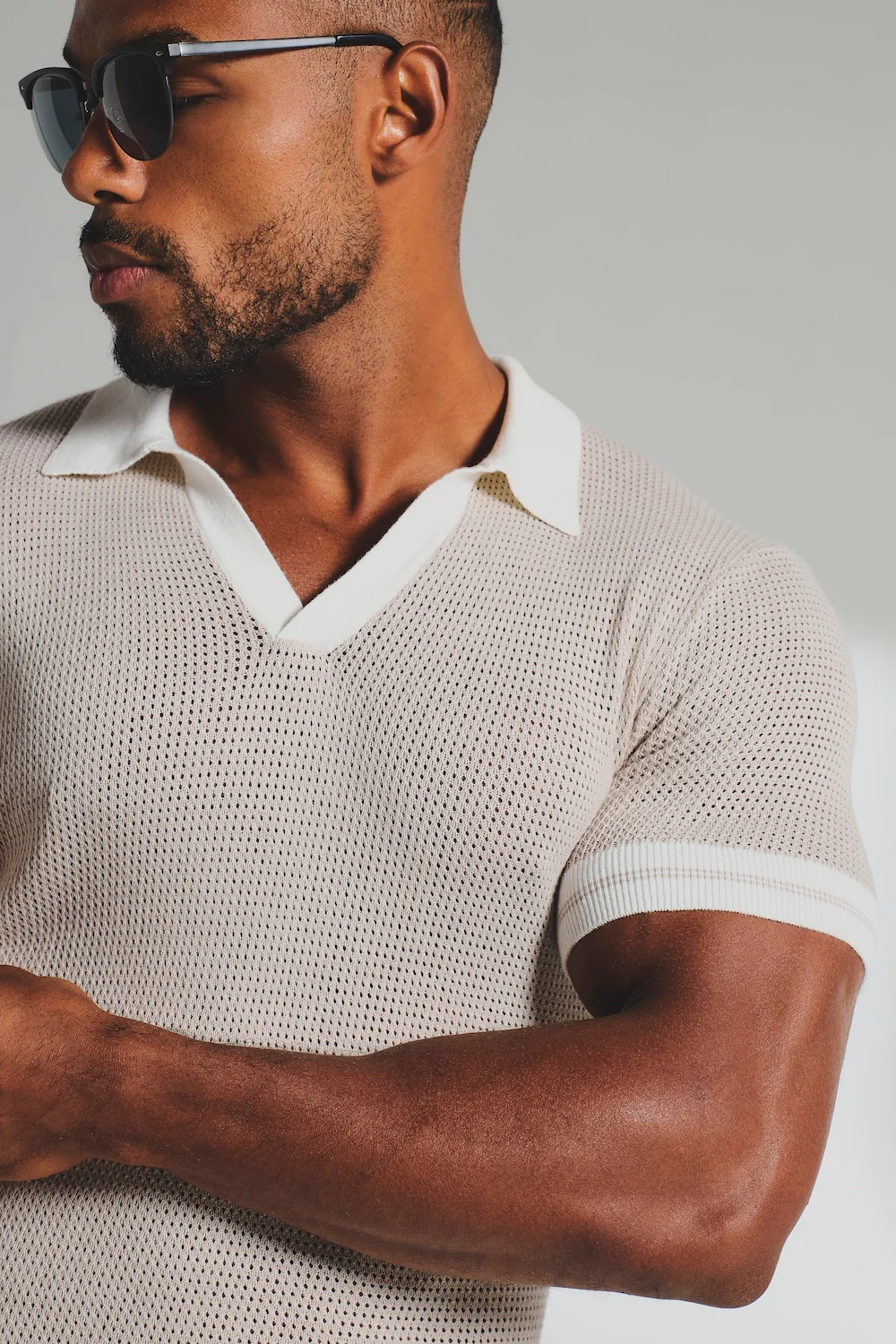Colour Block Tipped Knitted Open Collar Polo in Neutral - Image 4