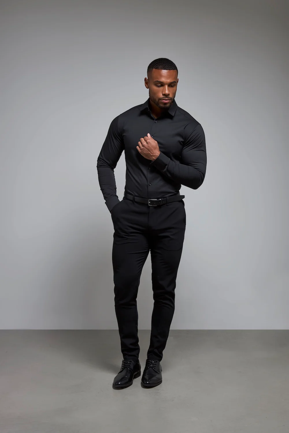 Muscle Fit Dress Shirt in Black - Image 4
