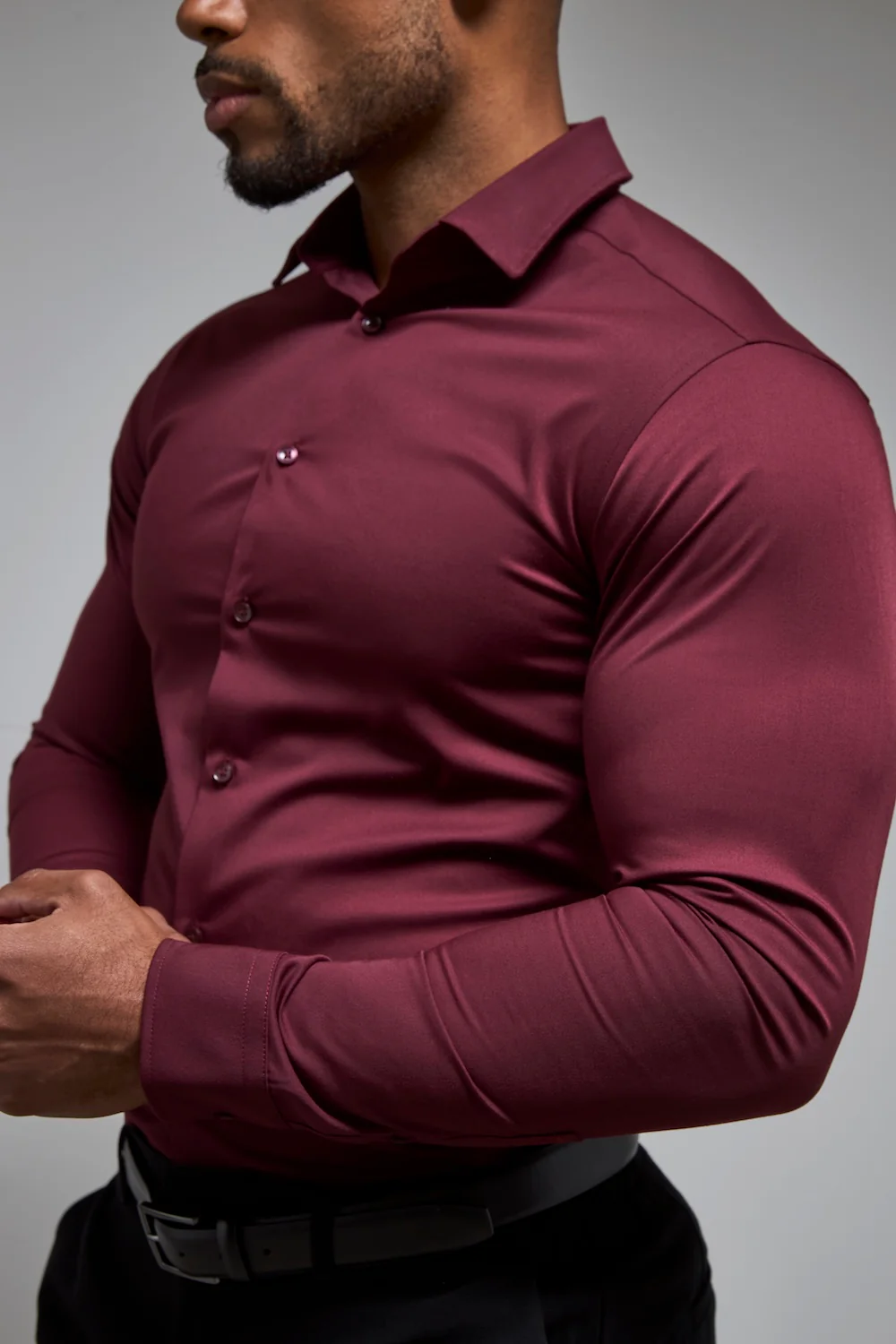 Muscle Fit Dress Shirt in Burgundy - Image 4