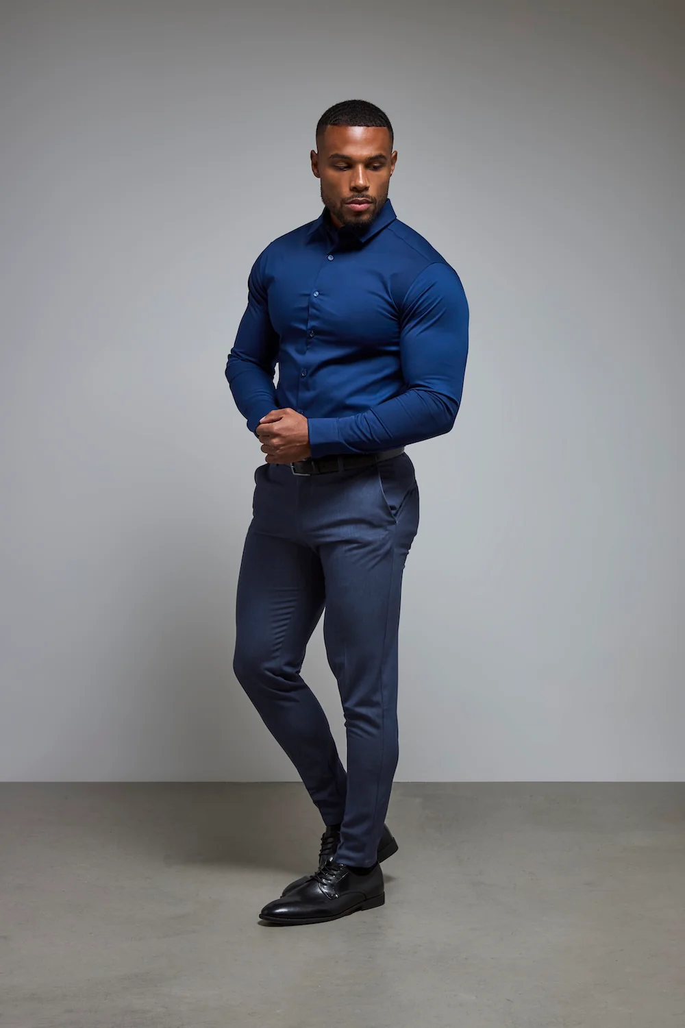 Muscle Fit Dress Shirt in Navy - Image 5