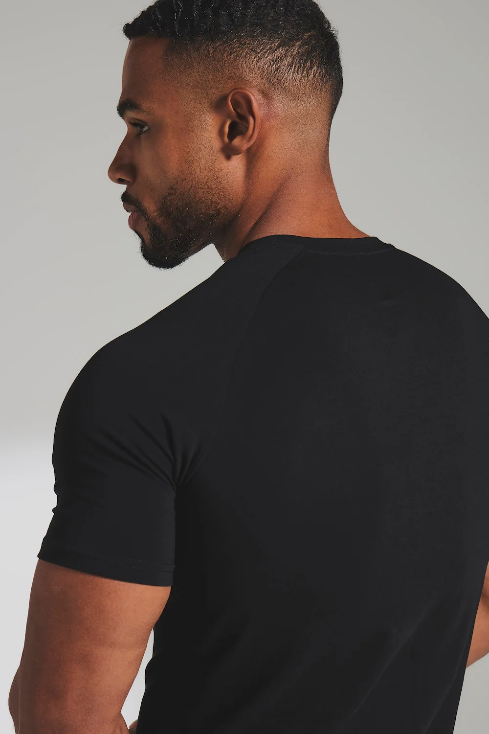 Muscle Fit T-Shirt in Black - Image 5