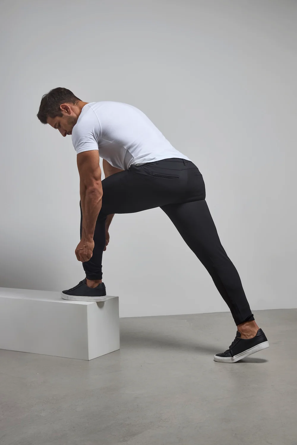 Everyday Tech Trousers in Black - Image 5