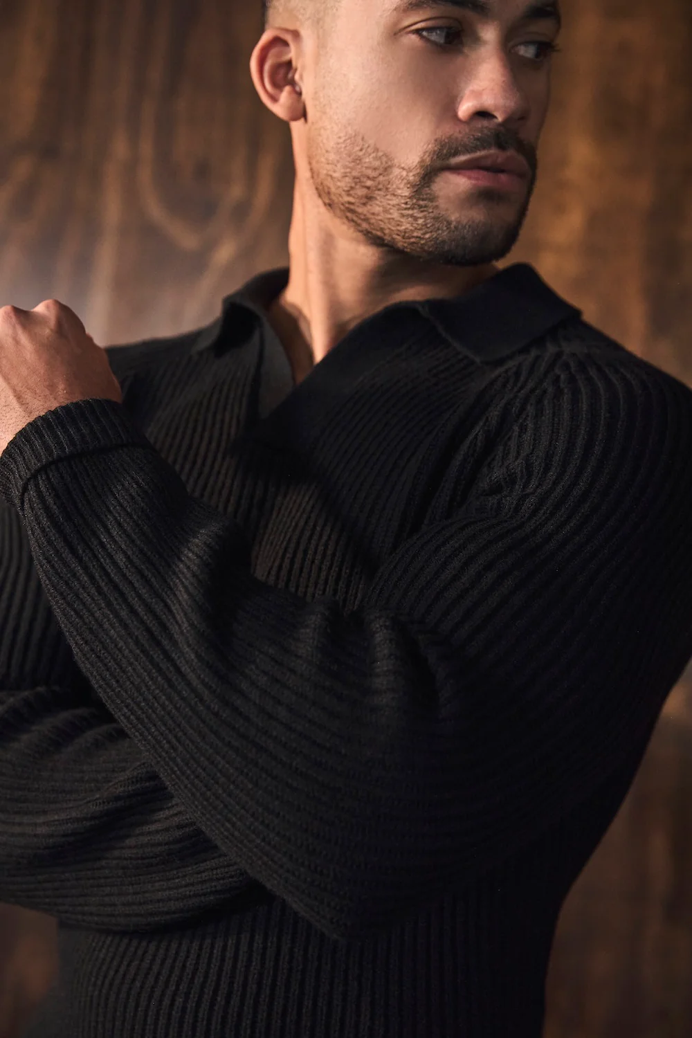 Fisherman Rib Open Collar Polo Shirt in Black