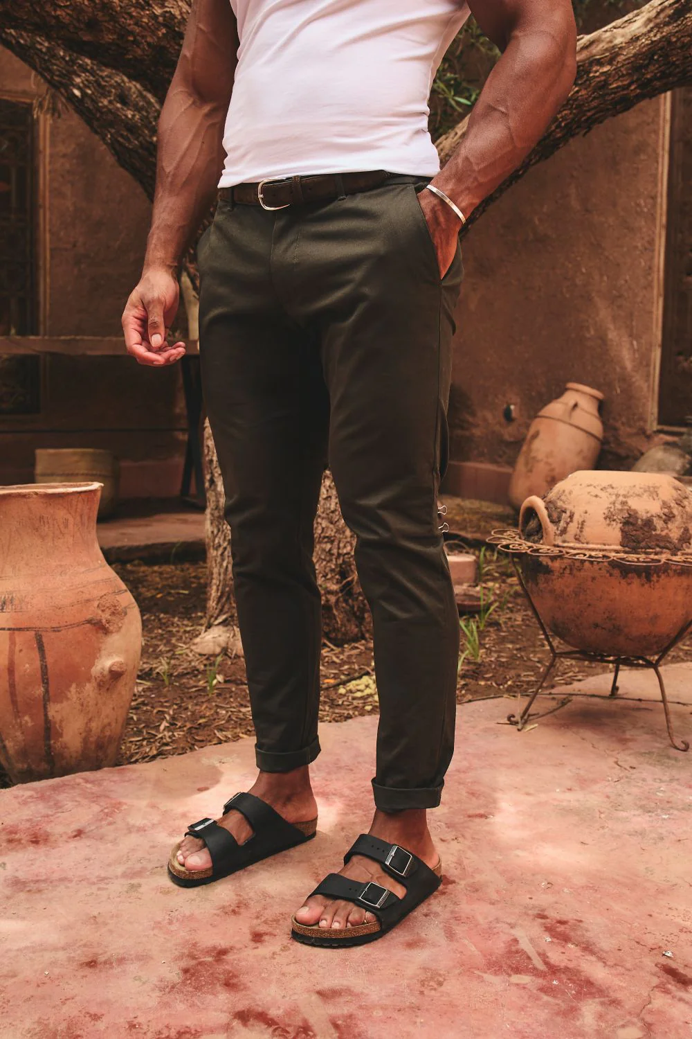 Muscle Fit Cotton Stretch Chino Trouser in Dark Khaki - Image 3