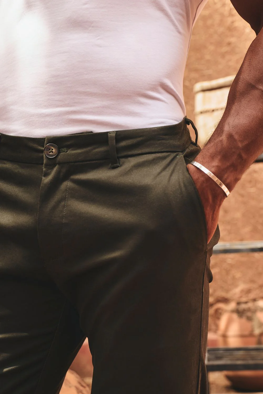 Muscle Fit Cotton Stretch Chino Trouser in Dark Khaki - Image 4