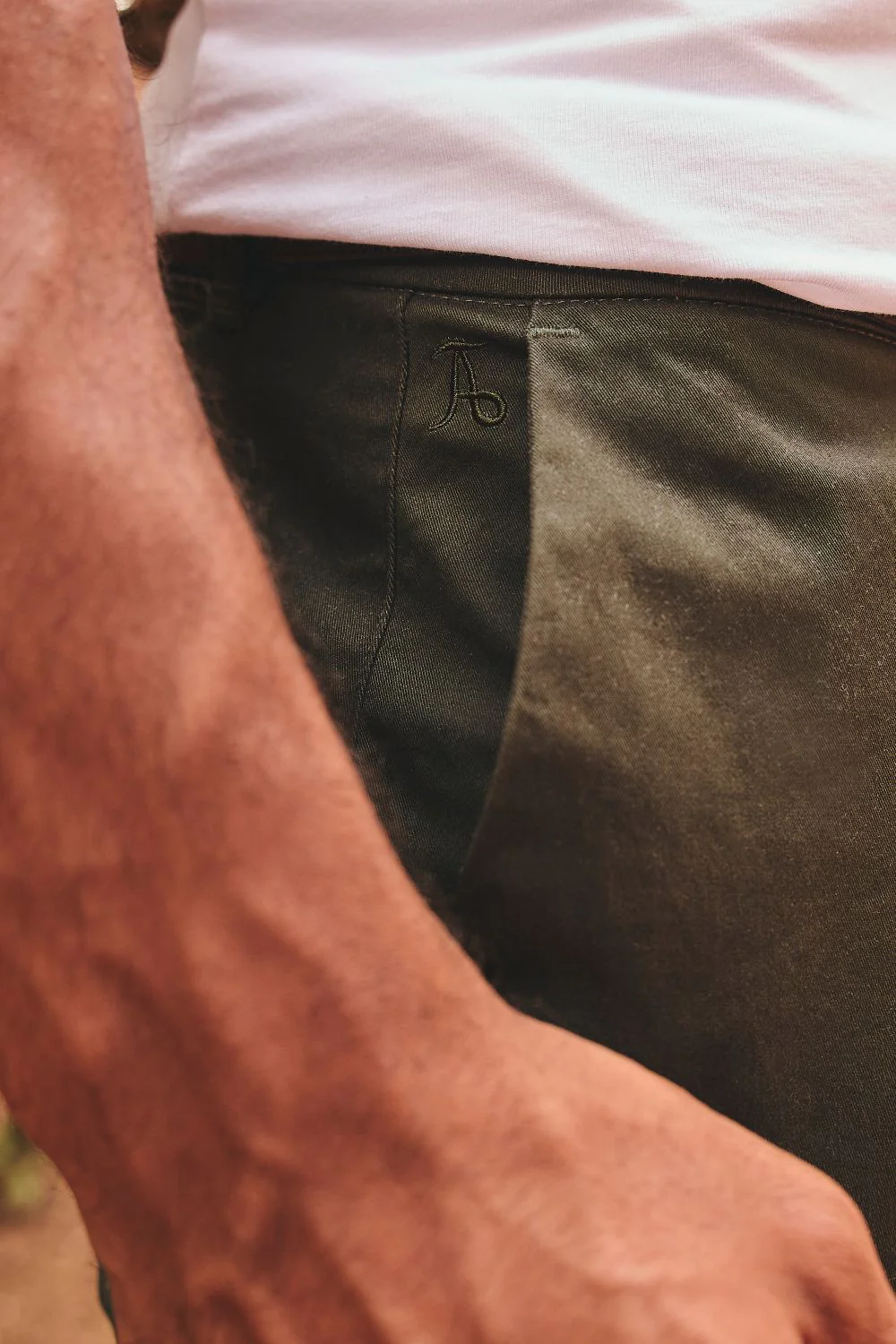 Muscle Fit Cotton Stretch Chino Trouser in Dark Khaki - Image 5