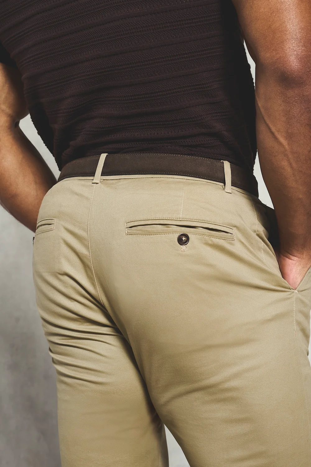 Muscle Fit Cotton Stretch Chino Trouser in Dark Stone - Image 4