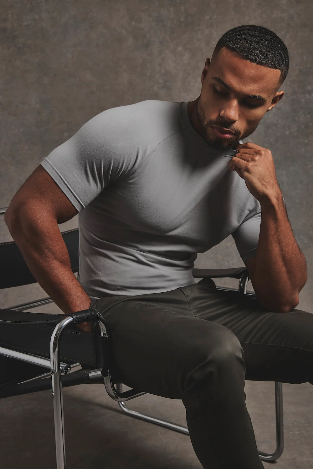 Muscle Fit T-Shirt in Grey - Image 5