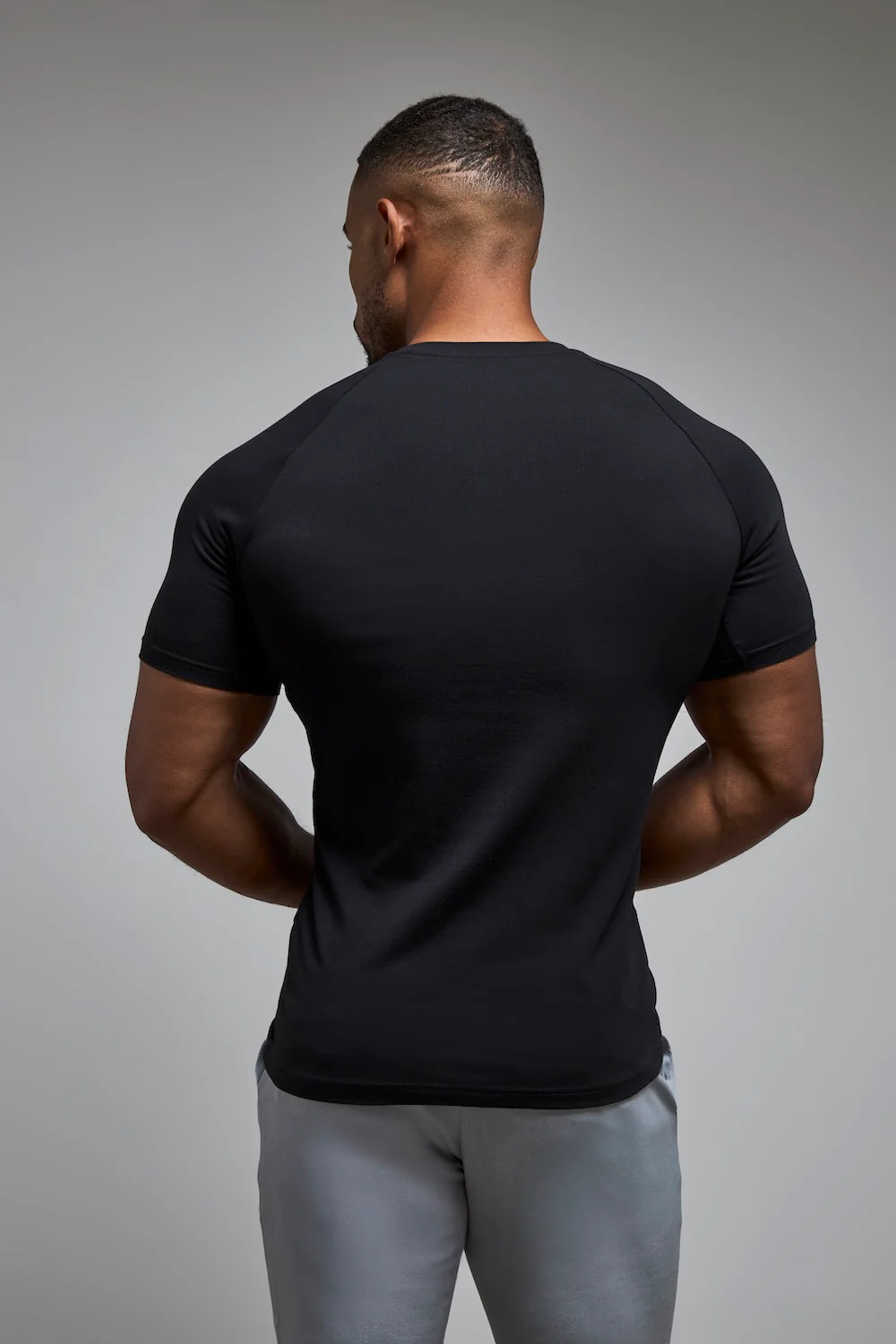 Muscle Fit T-Shirt in Black - Image 6