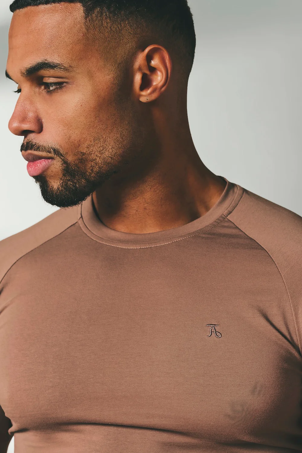 Muscle Fit T-Shirt in Soft Walnut - Image 3