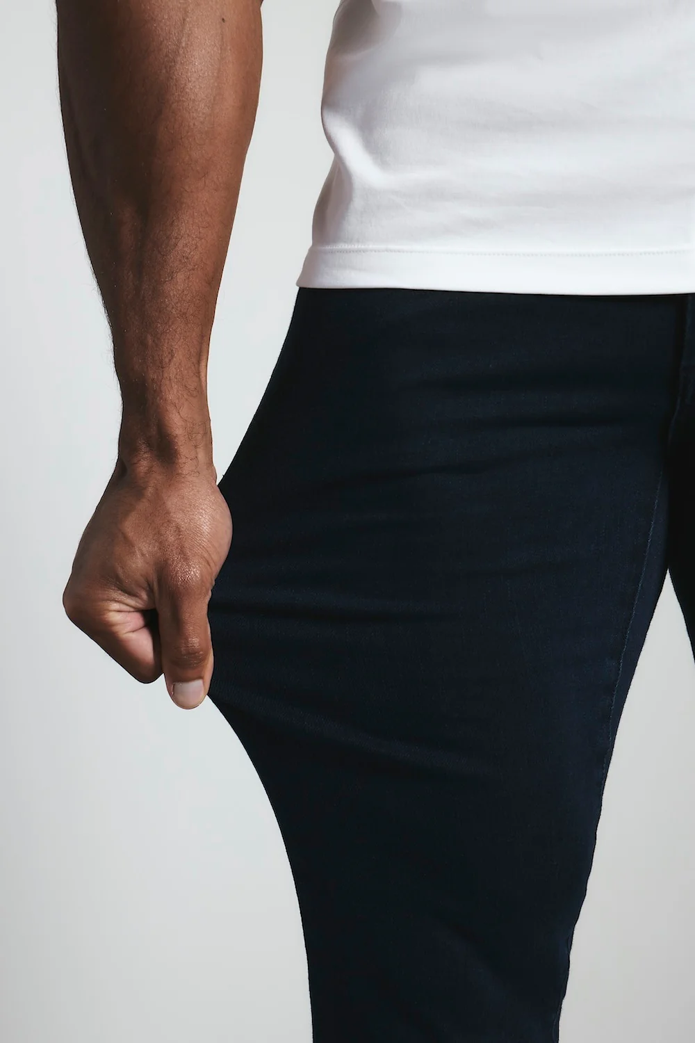 Muscle Fit Jeans in Indigo - Image 4