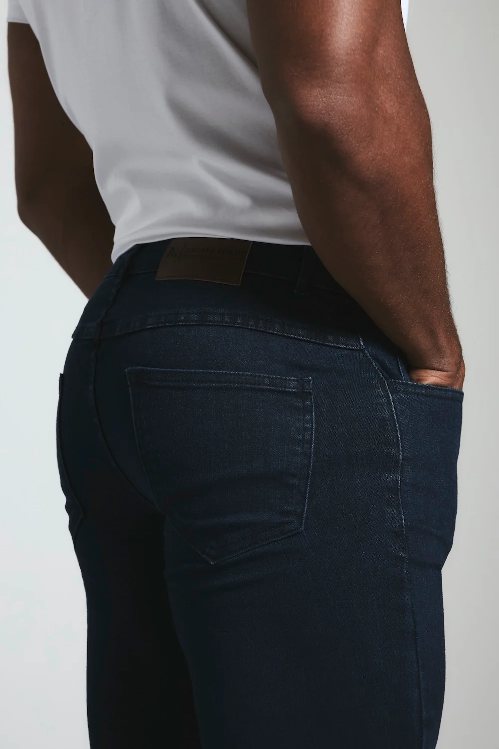 Muscle Fit Jeans in Indigo - Image 8