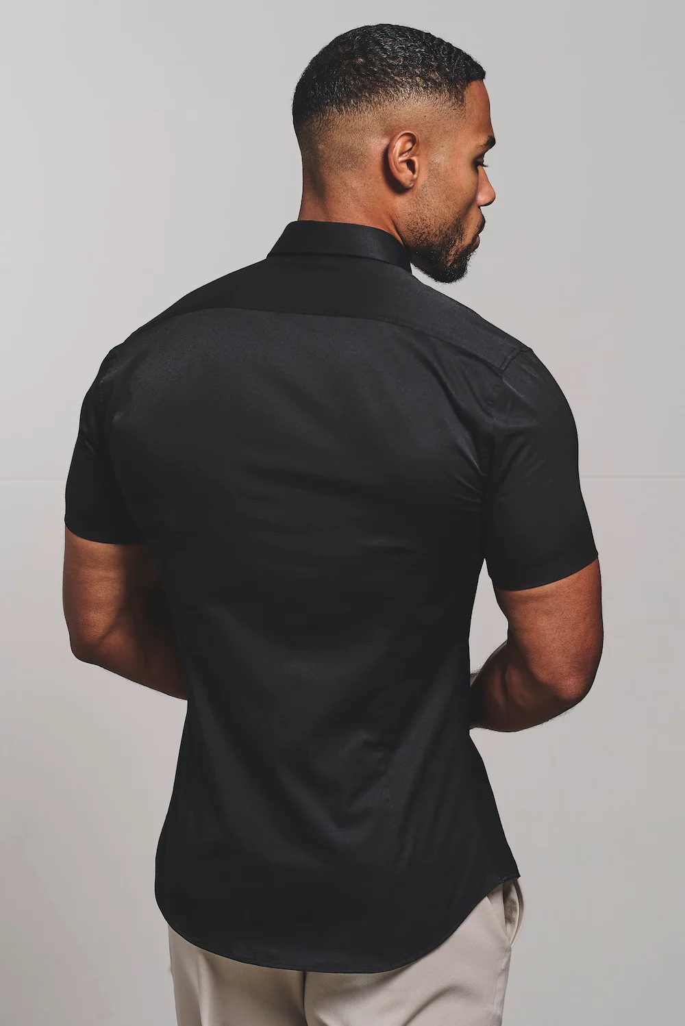 Muscle Fit Short Sleeve Signature Shirt in Black - Image 6