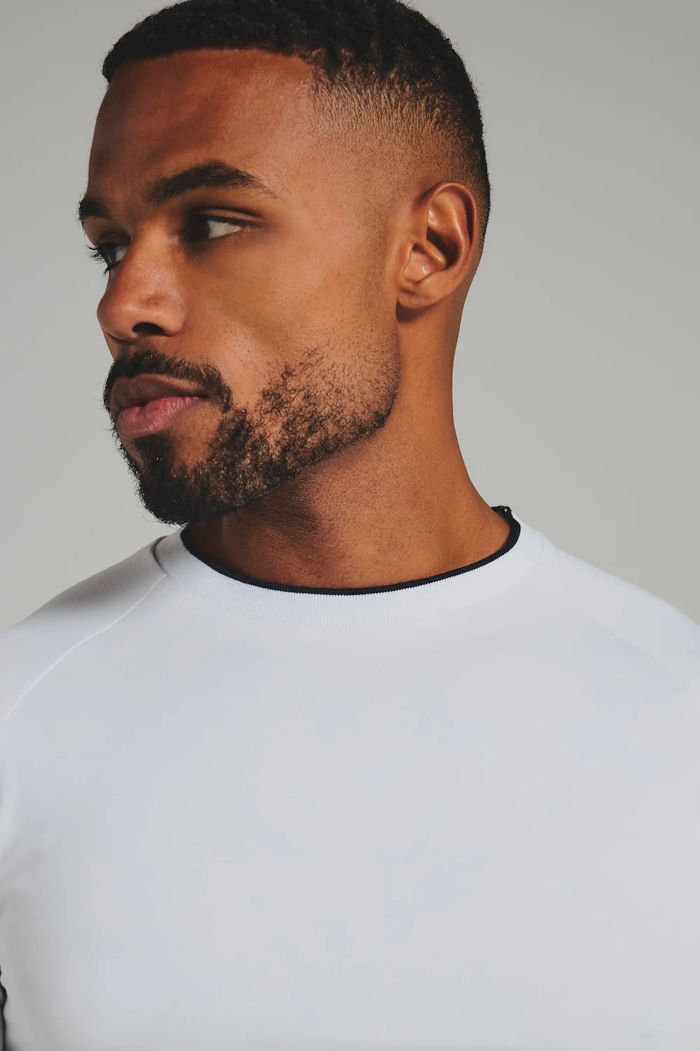 Fine Tipped T-Shirt in White with Navy Trim - Image 4