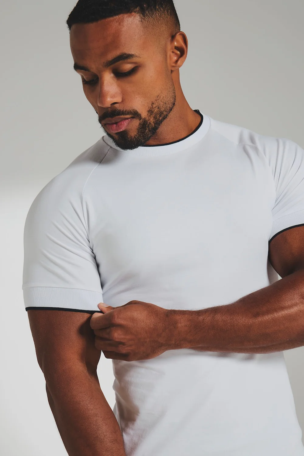 Fine Tipped T-Shirt in White with Navy Trim - Image 5