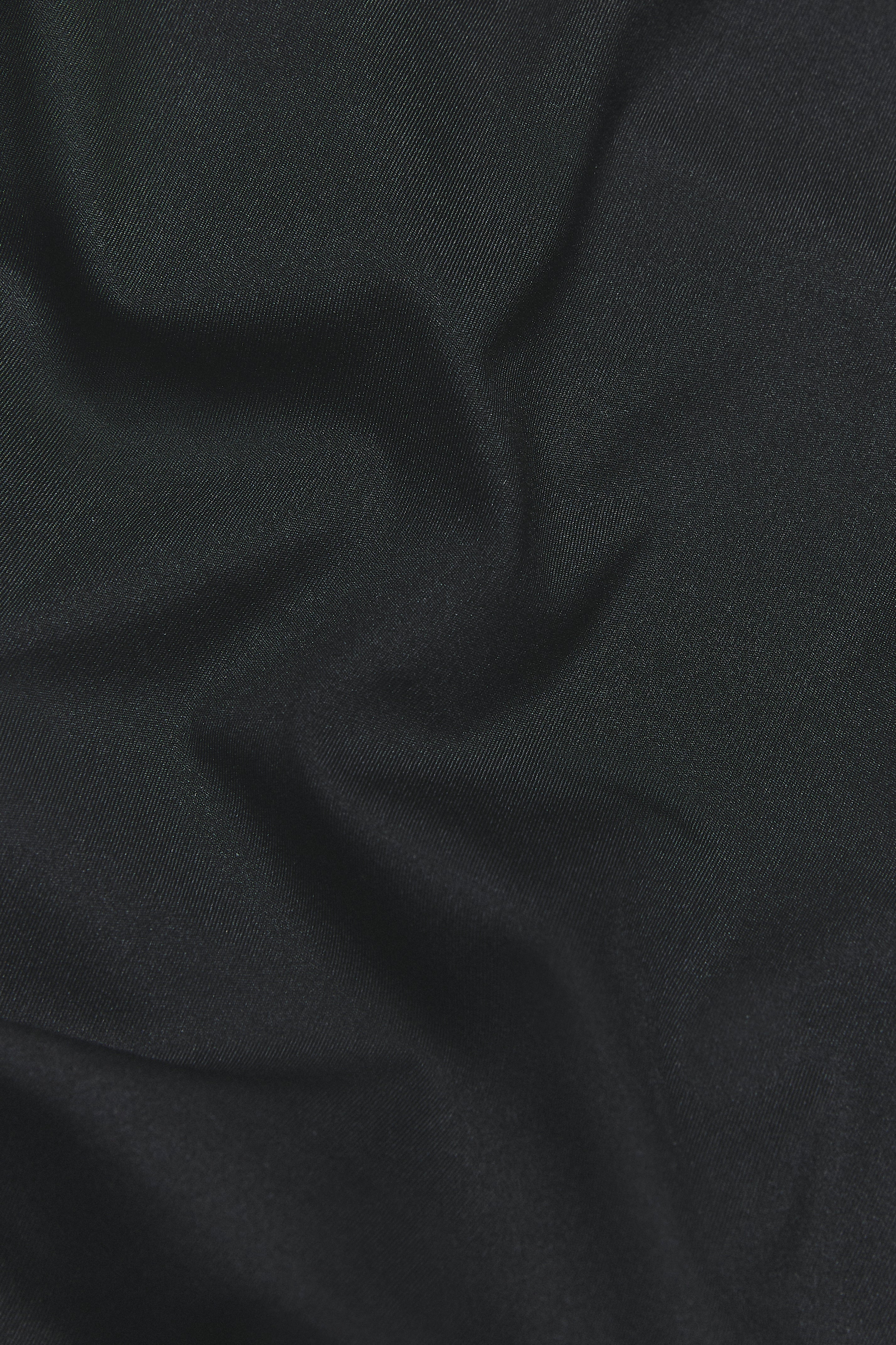 Training Quarter Zip in Black - Image 7
